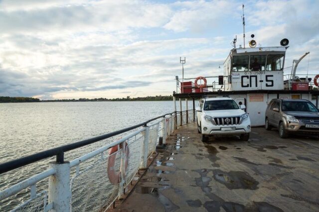 Паромная переправа Глебово-Сменцево начинает работу