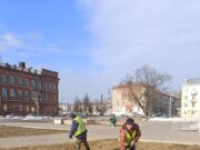 Весенняя уборка городских улиц и тротуаров