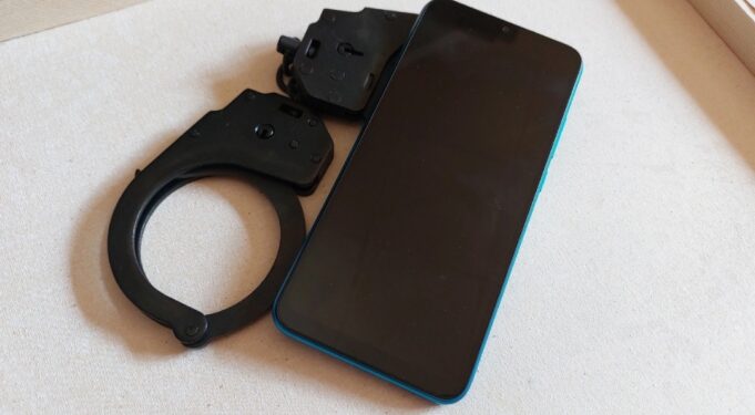 У жительницы Рыбинска в собственном доме пропал телефон