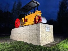 В Рыбинске у памятника первого моторного катка появилась подсветка