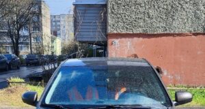 Житель Рыбинска не захотел расставаться с иномаркой, поэтому заплатил долг