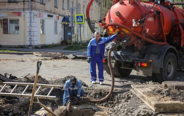 В Рыбинске на улице Чкалова идёт ремонт коммунальных сетей