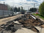 В Рыбинске дороги частного сектора начали подсыпать асфальтовой крошкой