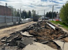 В Рыбинске дороги частного сектора начали подсыпать асфальтовой крошкой