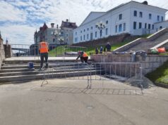 В Рыбинске ремонтируют гранитные ступени на Волжской набережной
