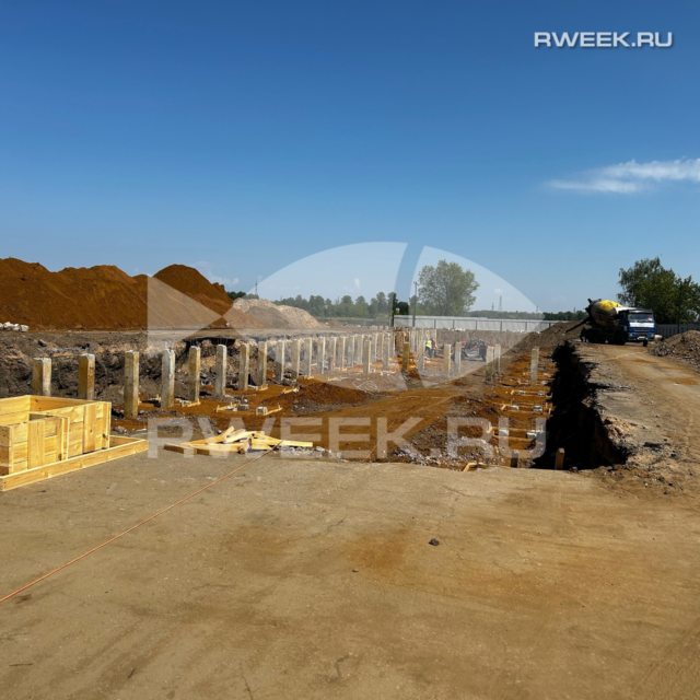 В Рыбинске продолжается строительство ледового корта