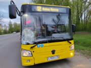 В Рыбинске водитель желтого автобуса сбил пешехода