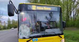 В Рыбинске водитель желтого автобуса сбил пешехода