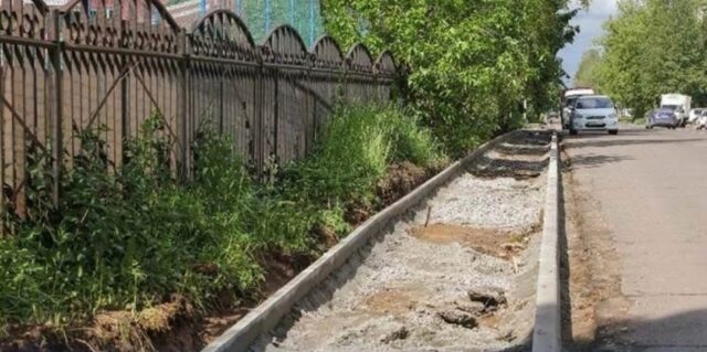 В Мариевке начали делать новый тротуар