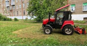 В Рыбинске активно занимаются покосом газонов