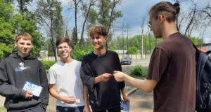 Студенты рыбинского вуза поддерживают выпускников, сдающих ЕГЭ