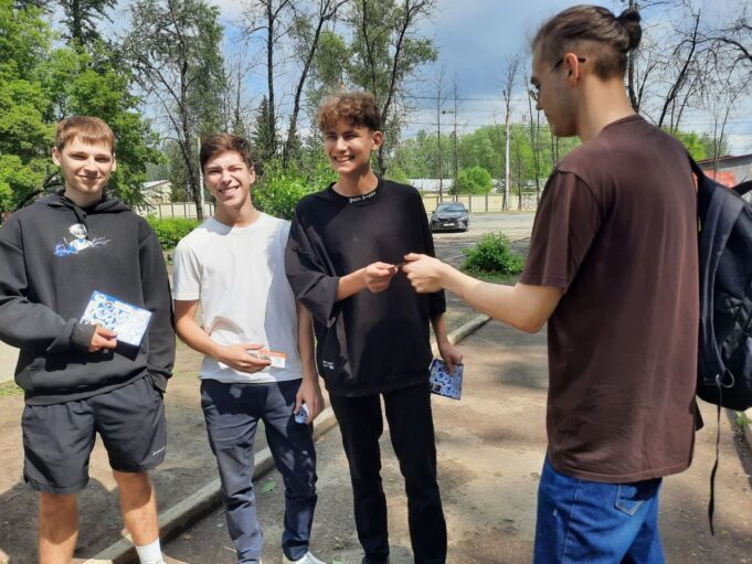 Студенты рыбинского вуза поддерживают выпускников, сдающих ЕГЭ