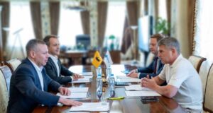 Михаил Евраев обсудил развитие электросетевого комплекса в регионе с Игорем Маковским