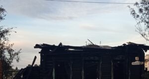 На улице Плеханова в Рыбинске сгорел деревянный дом