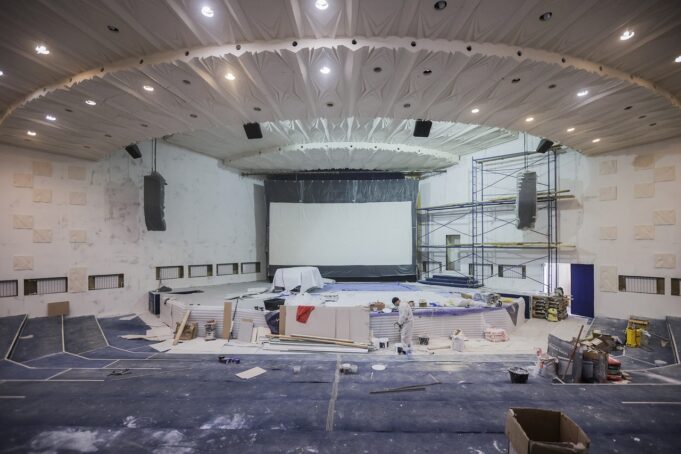 В ОКЦ продолжается ремонт большого зала