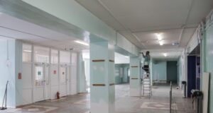 В школе №5 ремонтируют фойе про проекту учеников