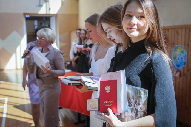 124 школьника из Рыбинска стали медалистами