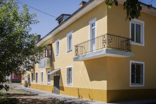 В Рыбинске отремонтировали фасад жилого дома на улице Баженова