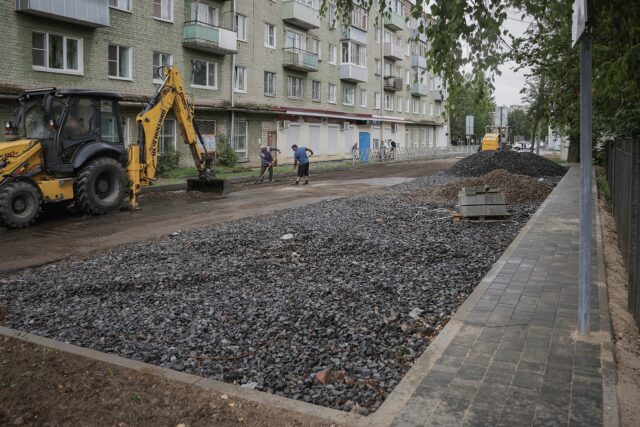 В Рыбинске на улице имени Бориса Руковицына ремонтируют дорогу