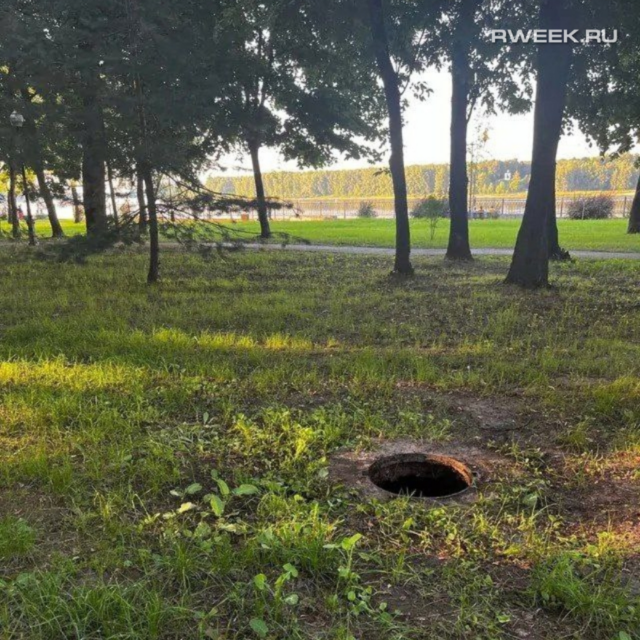 В Рыбинске ребенок упал в открытый люк