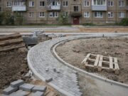 В Рыбинске ремонтируют двор на улице Бабушкина