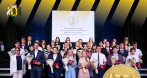 Начался прием заявлений от студентов-медалистов на выплату 100 тысяч рублей