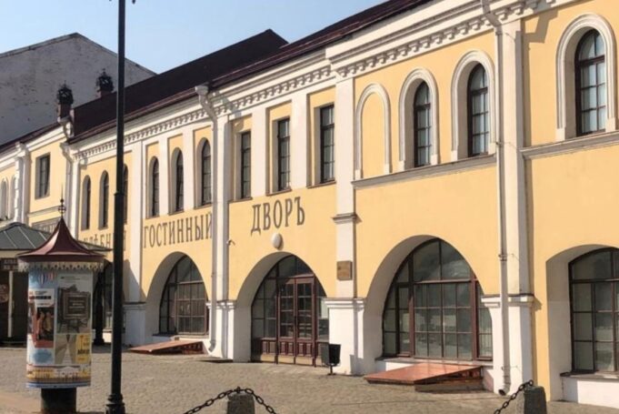 Ход реставрации Мучного гостиного двора в Рыбинске проверили областные надзорные органы