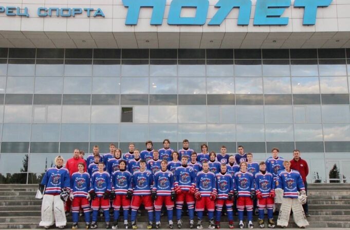 Мимо хоккея!