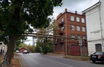 Неизвестный снес тепловые трубы в Казанском районе в Рыбинске