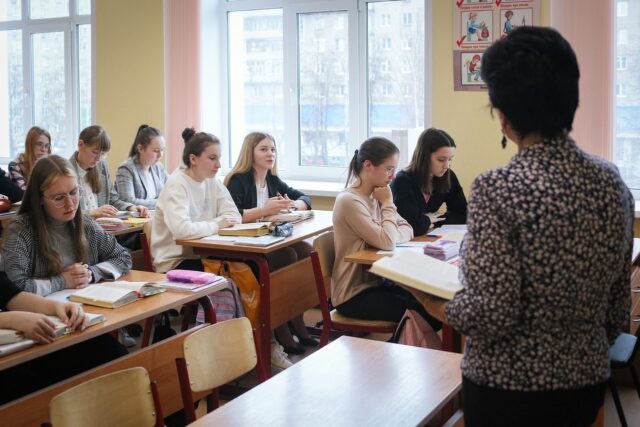 Одаренные школьники Рыбинска будут получать ежемесячную стипендию