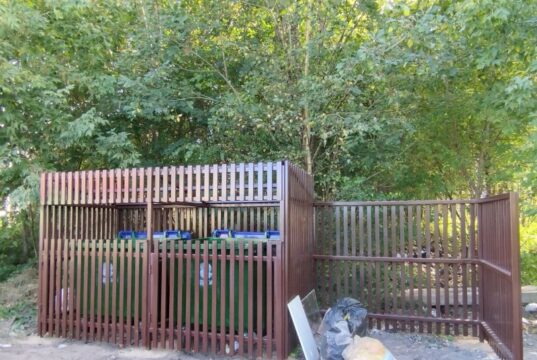 Контейнерные площадки в едином стиле начали устанавливать в Рыбинске