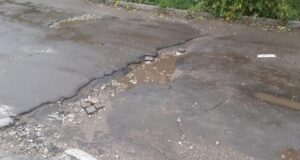 В Рыбинске устранят деформации и повреждения на дорогах горячей асфальтобетонной смесью