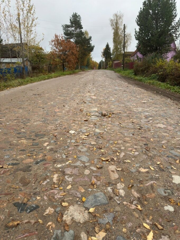 В Рыбинском районе скоро должна исчезнуть известная многим булыжная мостовая
