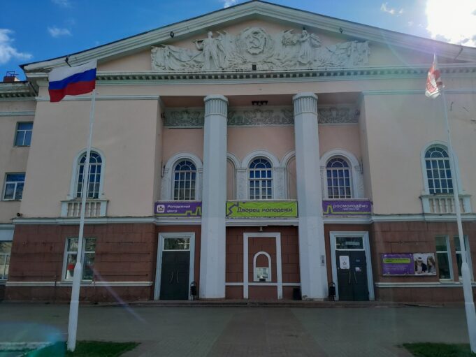 Рыбинцев приглашают на спектакль «По страницам войны»