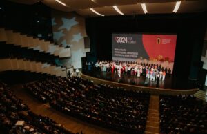 Педагоги из Рыбинска получили губернаторские награды и премии.