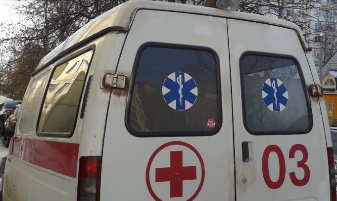 Под Рыбинском скорая не смогла проехать к больному
