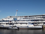 Пассажирский теплоход «Бурлак» планируют продать