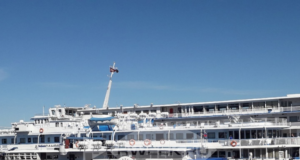 Пассажирский теплоход «Бурлак» планируют продать