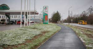 В Мариевке обновили более километра тротуаров