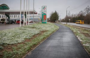 В Мариевке обновили более километра тротуаров