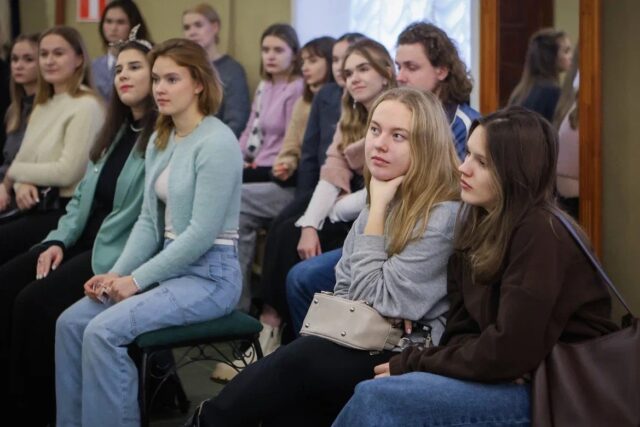 В Рыбинск приехала большая делегация будущих актеров и режиссеров