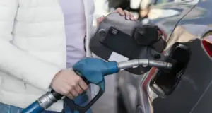 Михаил Евраев предложил ограничить продажу ГСМ несовершеннолетним