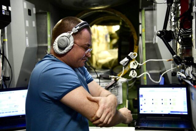 7 часов 17 минут провел в открытом космосе рыбинский космонавт