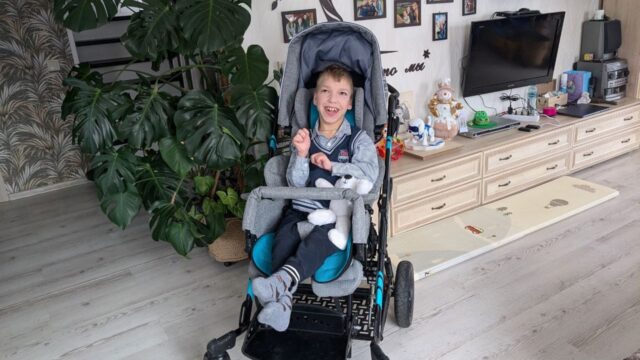 Дед Мороз, не опоздай! Мальчишке из Рыбинска требуется помощь.