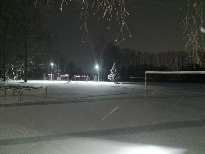 Новогоднее настроение «дошло» не до всех микрорайонов Рыбинска