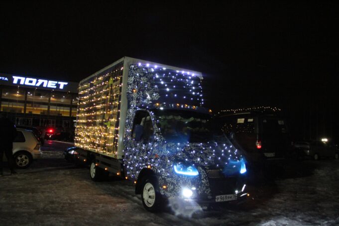 В день «НаШествия Дедов Морозов» по Рыбинску проедет благотворительная автоколонна