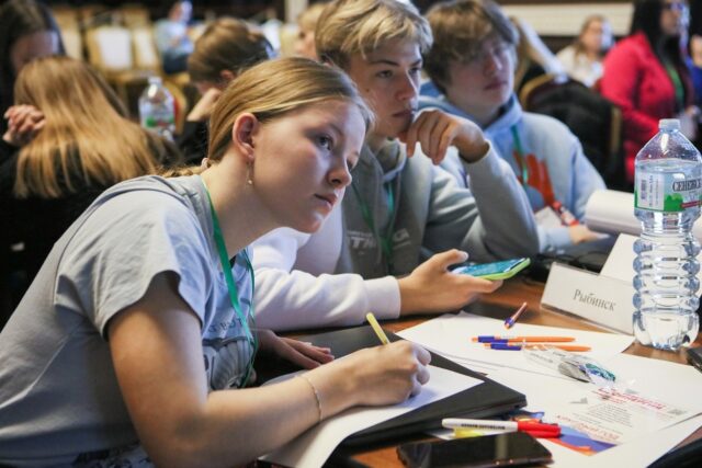 Рыбинск поддержал инициативную молодежь грантами