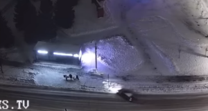 В Рыбинске иномарка влетела в людей на остановке