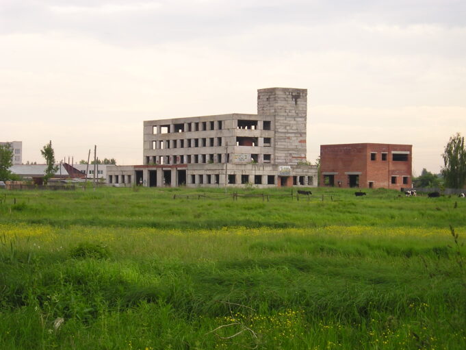 Прокуратура проверит сообщения о падении ребенка из заброшенного здания