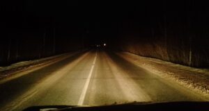 Жители Рыбинского района обратятся к президенту, чтобы решить проблему с тротуаром и освещением дороги к Судоверфи